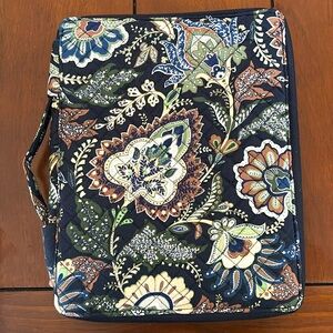 NWOT Vera Bradley Java Navy cord/travel organizer